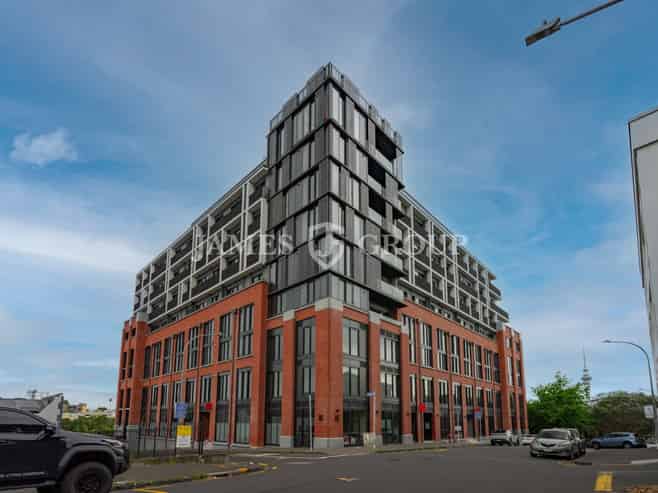 FLEXIBLE 511M² OFFICE IN THE HEART OF EDEN TERRACE