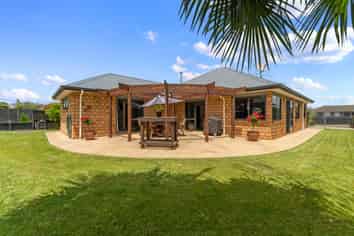 110 Ayrshire Drive, Grandview Heights