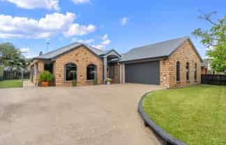 110 Ayrshire Drive, Grandview Heights