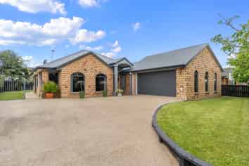 110 Ayrshire Drive, Grandview Heights