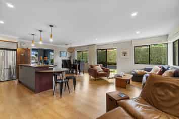 110 Ayrshire Drive, Grandview Heights