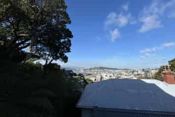 2/14 Orchard Street, Wadestown