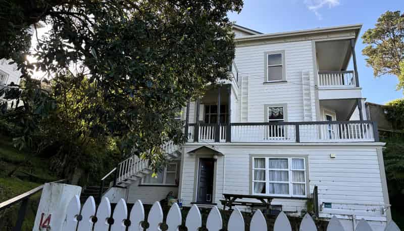 2/14 Orchard Street, Wadestown