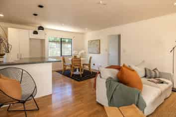 11 Natzka Road, Ostend