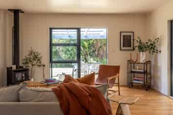 11 Natzka Road, Ostend