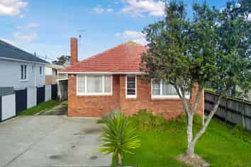 24 White Swan Road, Mount Roskill
