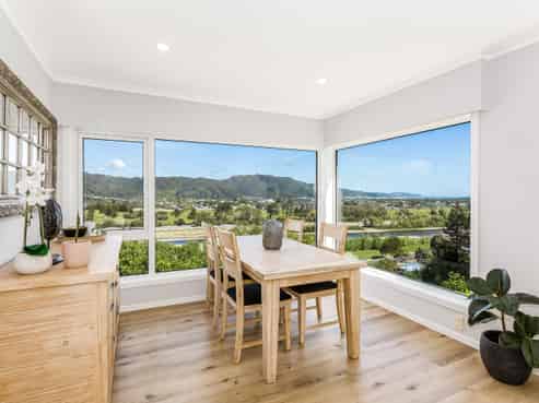 18 Palm Grove, Belmont