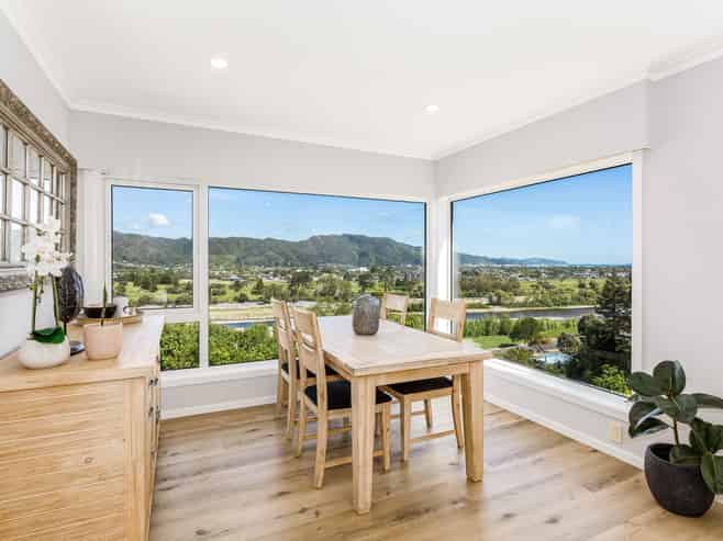 18 Palm Grove, Belmont