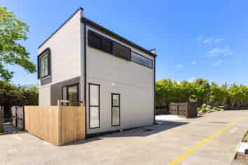 9/10 Hutchinsons Road, Bucklands Beach