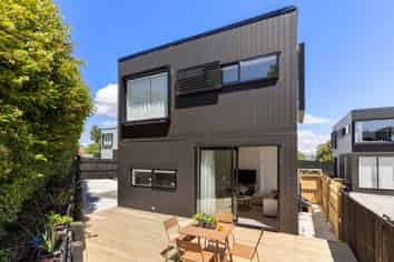 9/10 Hutchinsons Road, Bucklands Beach