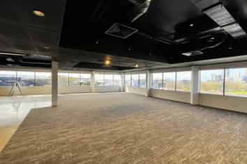 FANTASTIC FREEMANS BAY OFFICE WITH VIEWS
