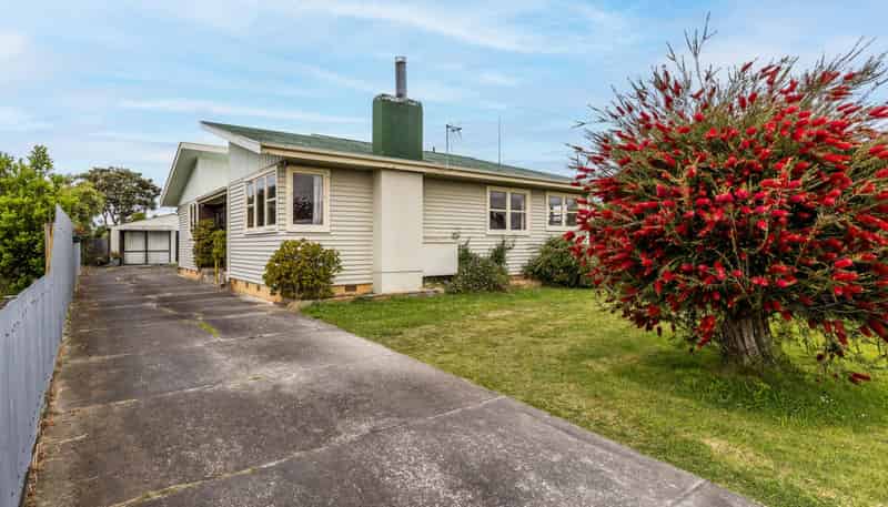 10 Foster Terrace, Onekawa