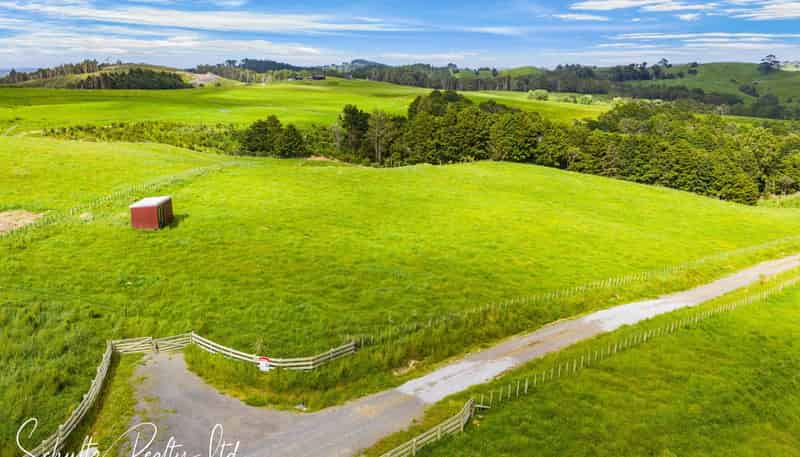 523B Golden Stairs Road, Maungaturoto