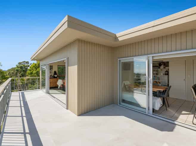 20 Whangaparaoa Road, Red Beach