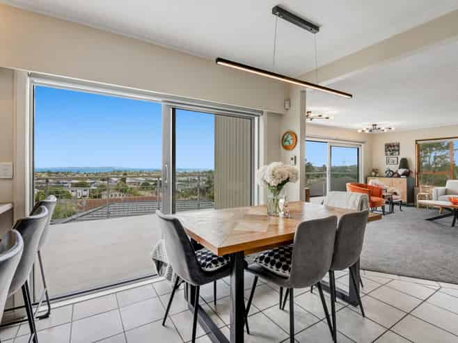 20 Whangaparaoa Road, Red Beach