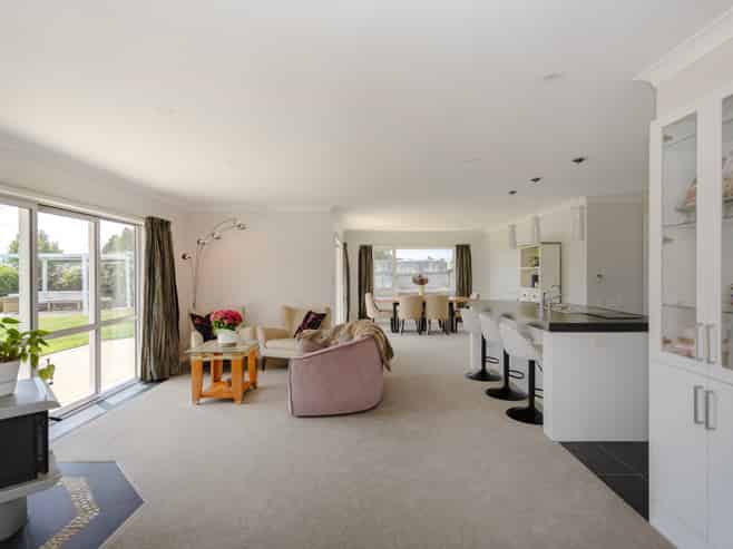 326 Homestead Road, Weston