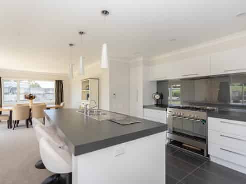 326 Homestead Road, Weston