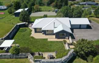 326 Homestead Road, Weston