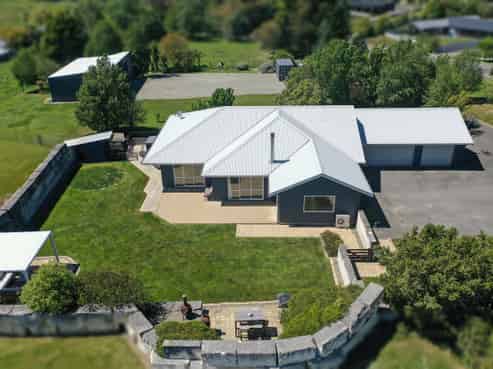 326 Homestead Road, Weston