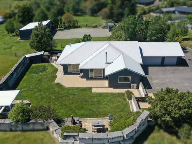 326 Homestead Road, Weston