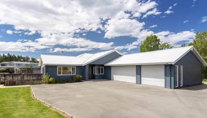 326 Homestead Road, Weston
