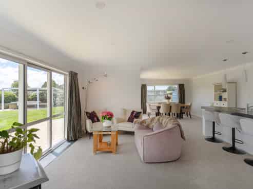 326 Homestead Road, Weston