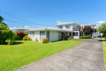 586 Te Atatu Road, Te Atatu Peninsula