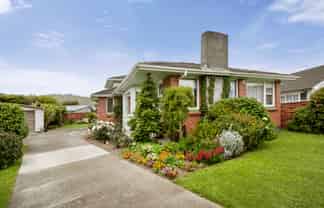 45 Holyoake Crescent, Avalon