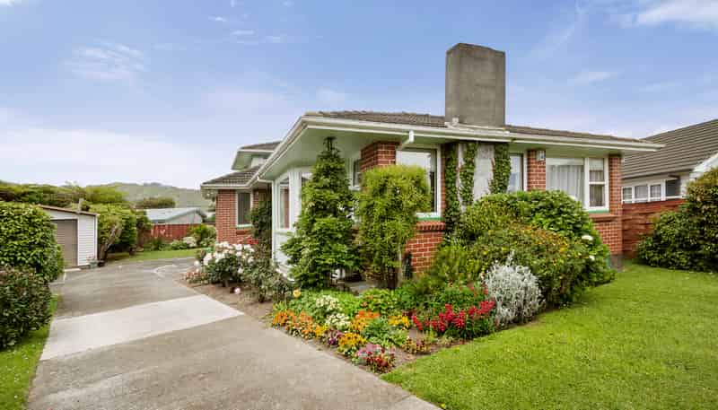 45 Holyoake Crescent, Avalon