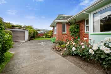 45 Holyoake Crescent, Avalon