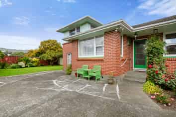 45 Holyoake Crescent, Avalon