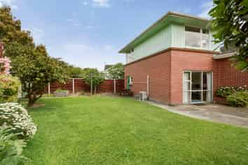 45 Holyoake Crescent, Avalon