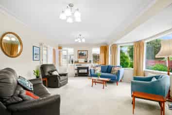 45 Holyoake Crescent, Avalon