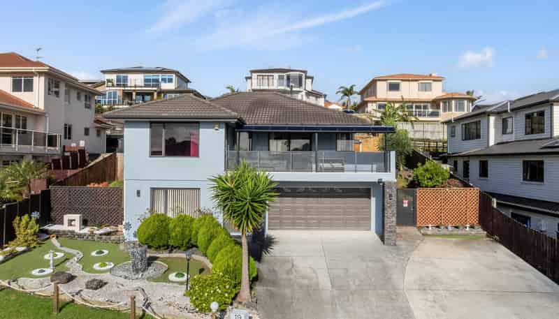 19 The Enclave, Totara Heights
