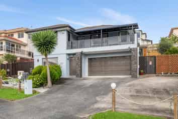 19 The Enclave, Totara Heights