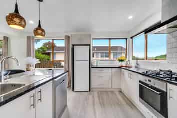 33 Catkin Crescent, Papatoetoe