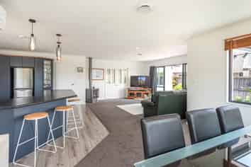 12 Pepperwood Place, Shirley