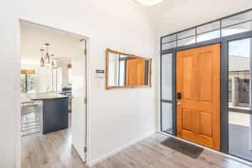 12 Pepperwood Place, Shirley