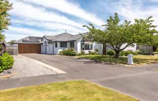 12 Pepperwood Place, Shirley