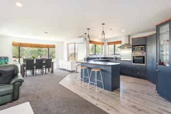 12 Pepperwood Place, Shirley