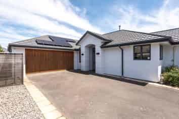 12 Pepperwood Place, Shirley