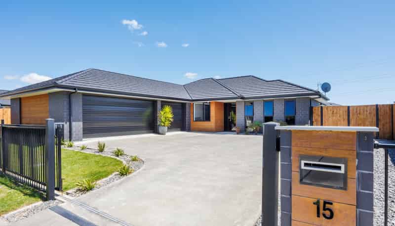 15 Atlantic Drive, Fitzherbert