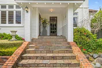 12 Brassey Road, Saint Johns Hill