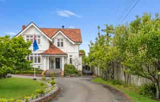 12 Brassey Road, Saint Johns Hill