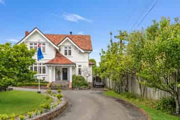 12 Brassey Road, Saint Johns Hill