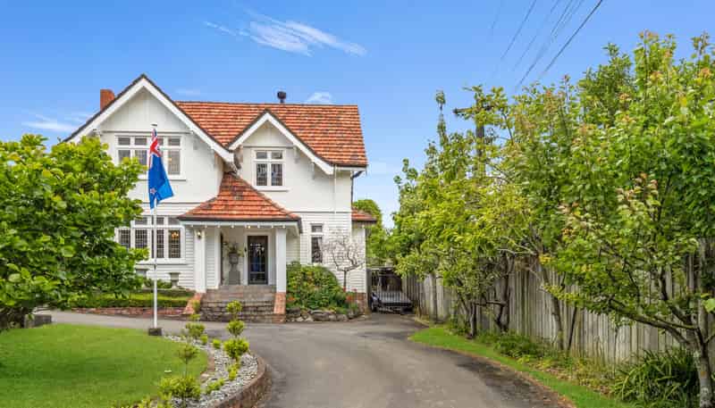 12 Brassey Road, Saint Johns Hill