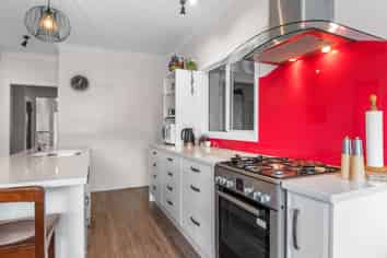 1 Grand View Road, Kamo