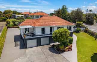 1 Grand View Road, Kamo