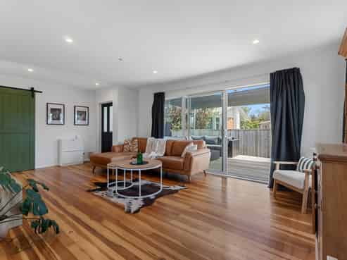 21 Rosalind Street, Deanwell