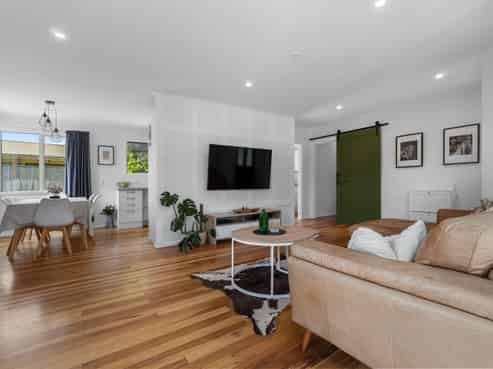 21 Rosalind Street, Deanwell